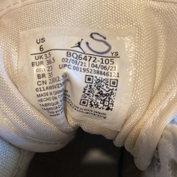 Nike Air Jordan White & Gray Hightop Sneakers Size 6 in EUC - Picture 7 of 12